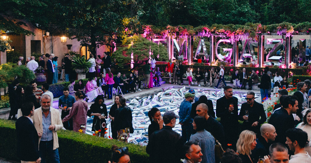 In Milan, a Party With T-Shaped Ice Cubes, Balloons and Pasta